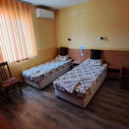 Hotel Toni Bukovluk Bagian luar foto